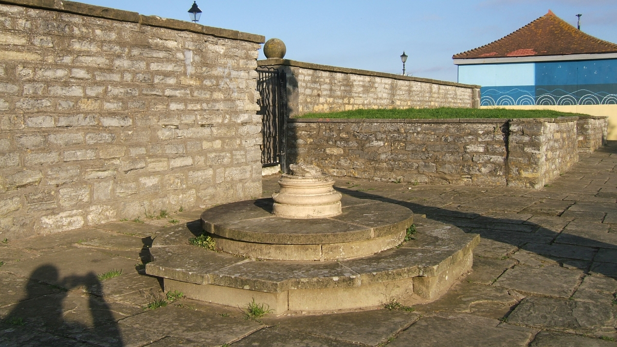 Photo of a broken sundial