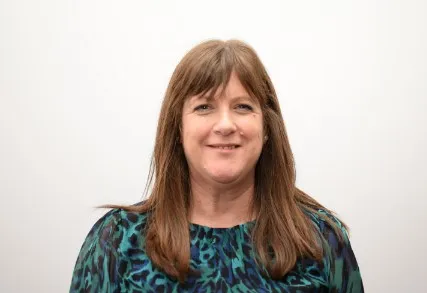 Portrait photo of Tina Emery