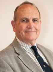 Head and shoulders photo of Cllr Derek Yeomans