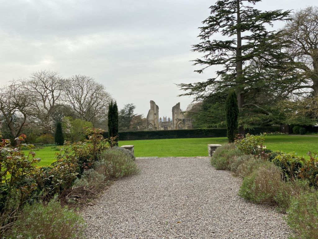 Abbey House grounds with views of Glastonbury Abbey