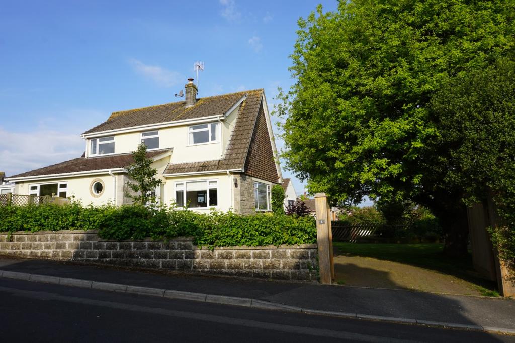 North Down Close, exterior