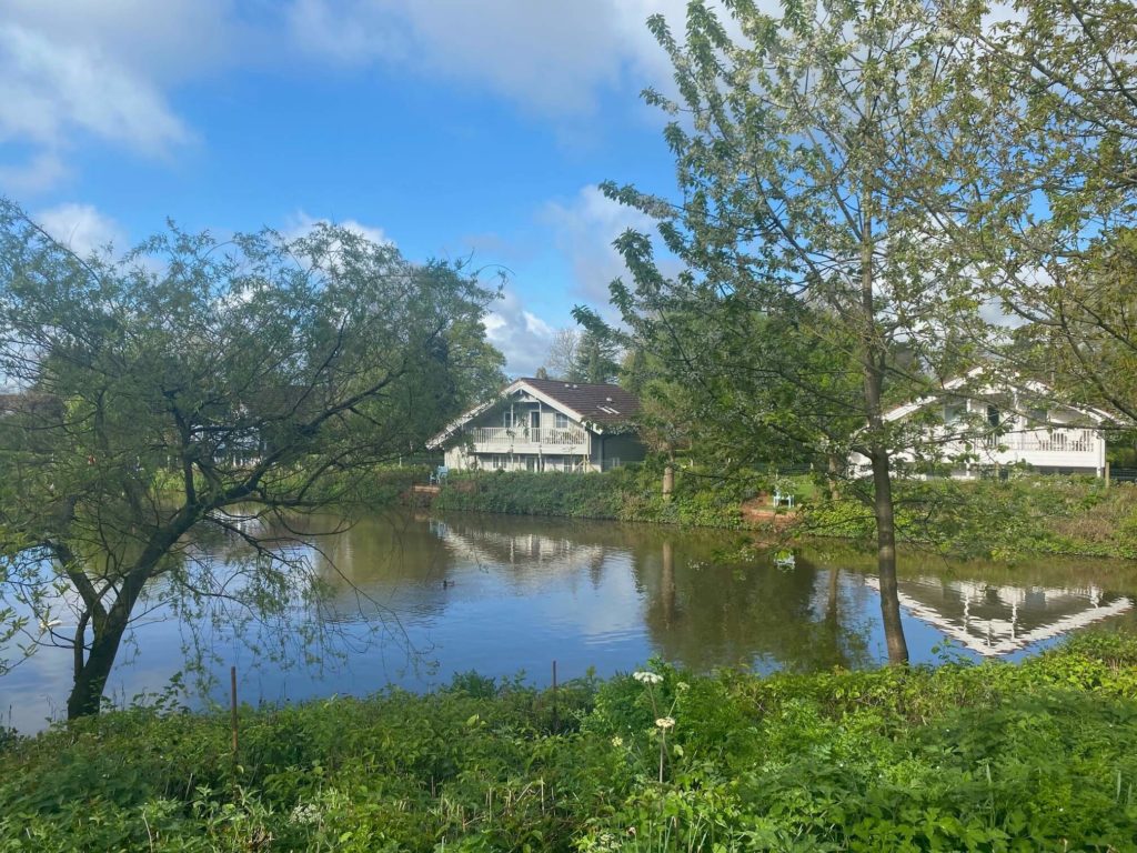 Mill Stream, exterior