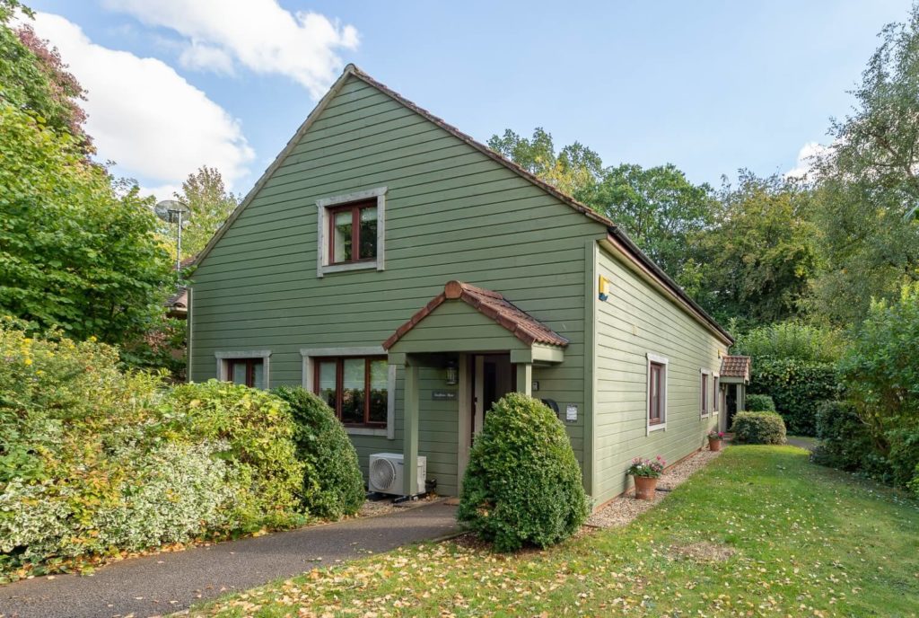 Mill Stream, exterior