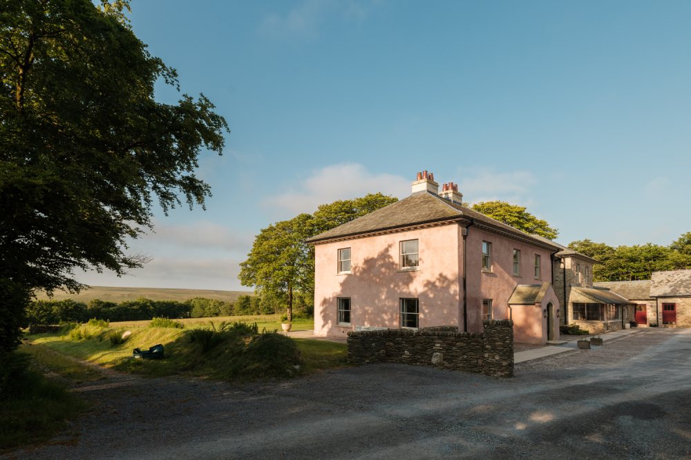 Duredon House, exterior