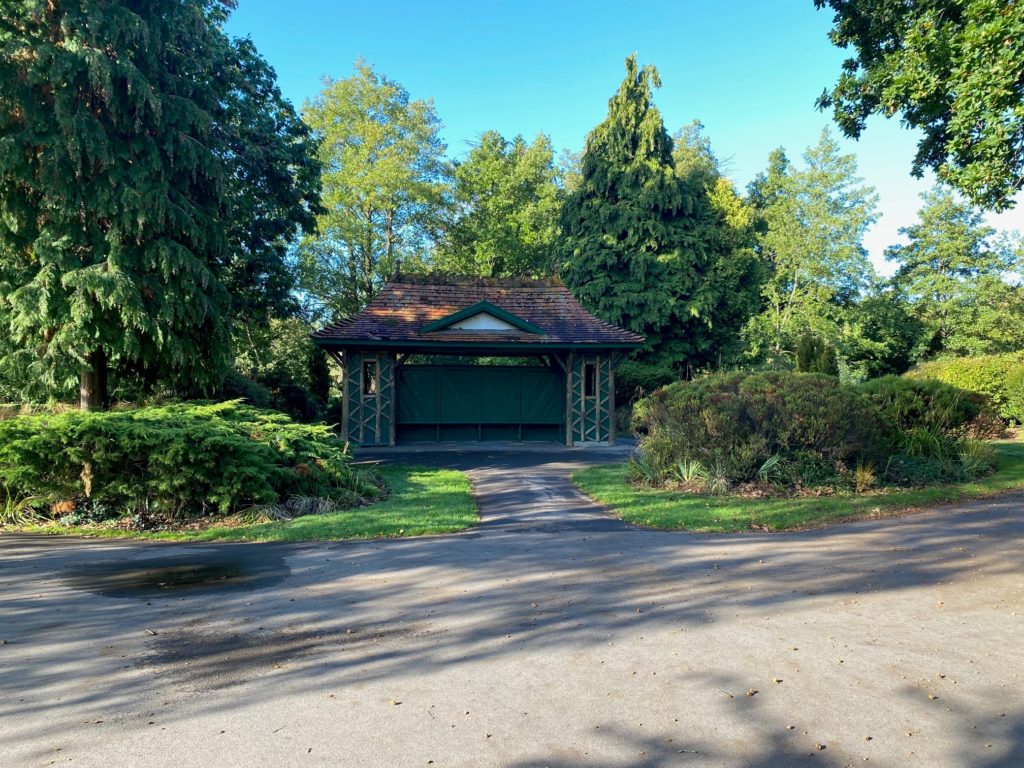 Vivary Park, exterior